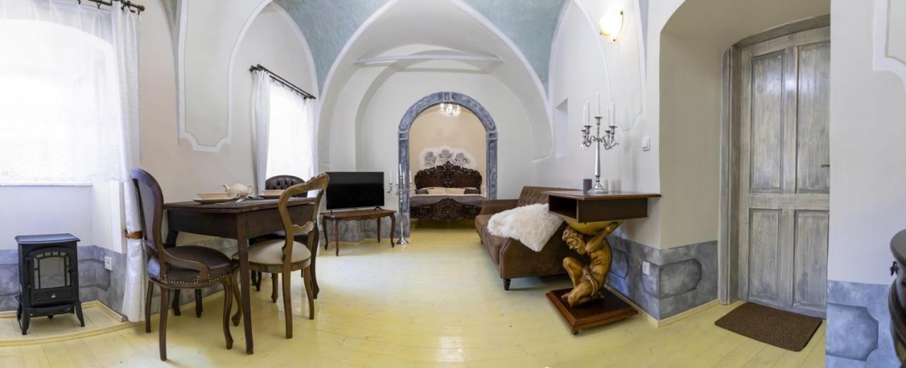 Apartman Charlotte V Dome So Studnou Na Streche Banská Štiavnica Εξωτερικό φωτογραφία