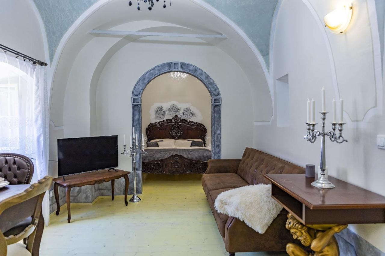 Apartman Charlotte V Dome So Studnou Na Streche Banská Štiavnica Εξωτερικό φωτογραφία