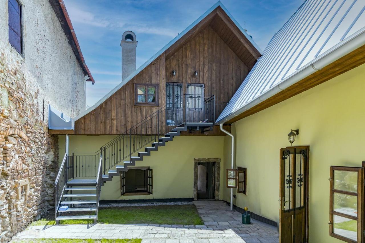 Apartman Charlotte V Dome So Studnou Na Streche Banská Štiavnica Εξωτερικό φωτογραφία